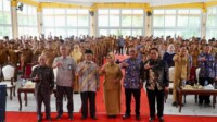 Wakil Bupati Langkat Tiorita Br Surbakti, SH membuka Workshop Evaluasi Pengelolaan Keuangan dan Pembangunan Desa Tahun 2025 di Jentera Malay, Rumah Dinas Bupati Langkat, Selasa, 18 November 2025. (Foto: Kominfo Langkat)